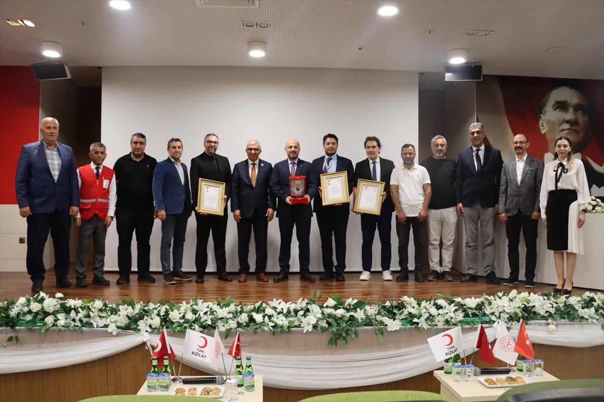 Adana\'da Kamu Hastanelerine Kan Bağışı Ödülü