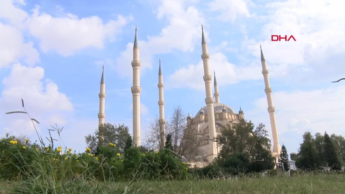 Adana'da İsrail saldırılarında hayatını kaybedenler için gıyabi cenaze namazı kılındı