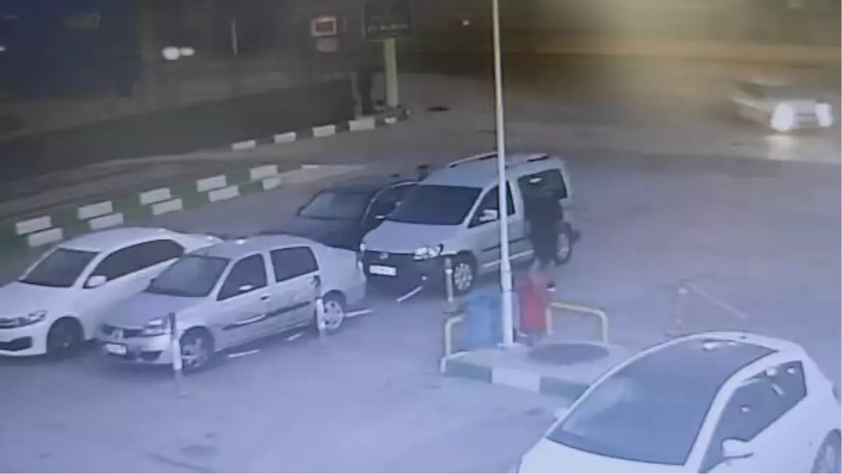 Mersin'de Akaryakıt İstasyonunda Hırsızlık Olayı