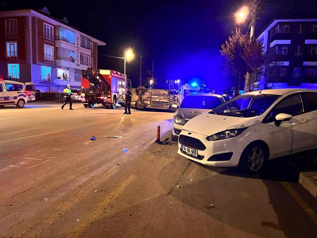 Bolu\'da Alkollü Sürücüden Kaza: 2 Araça Çarptı, Takla Attı