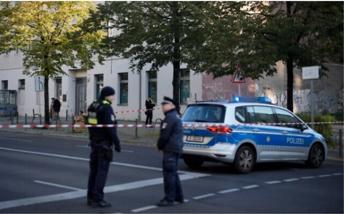 Almanya\'da Sinagoga Molotof Kokteylli Saldırı: Başbakan Scholz Kınadı