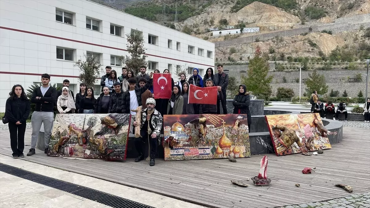 Artvin\'de Filistin\'e Destek İçin Resim Sergisi Açıldı