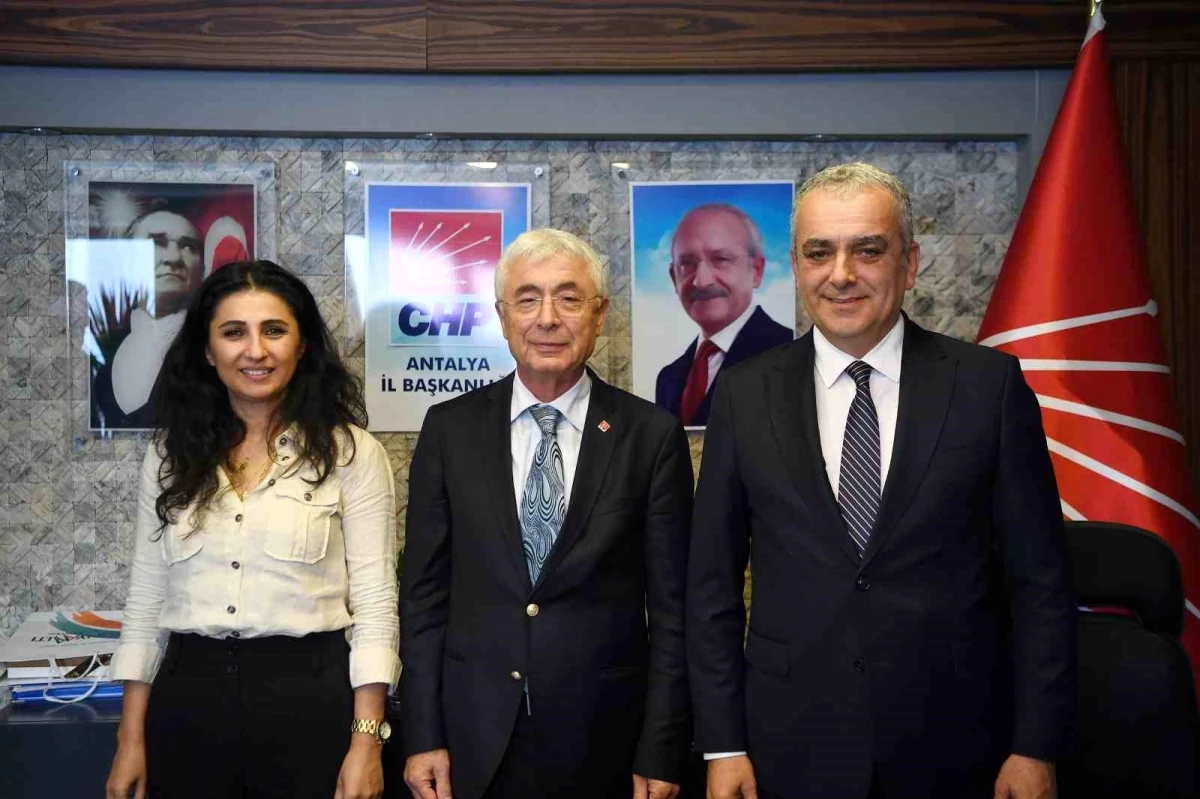 Konyaaltı Belediye Başkanı Semih Esen, CHP Antalya İl Başkanı Nail Kamacı ve il yönetimini ziyaret etti