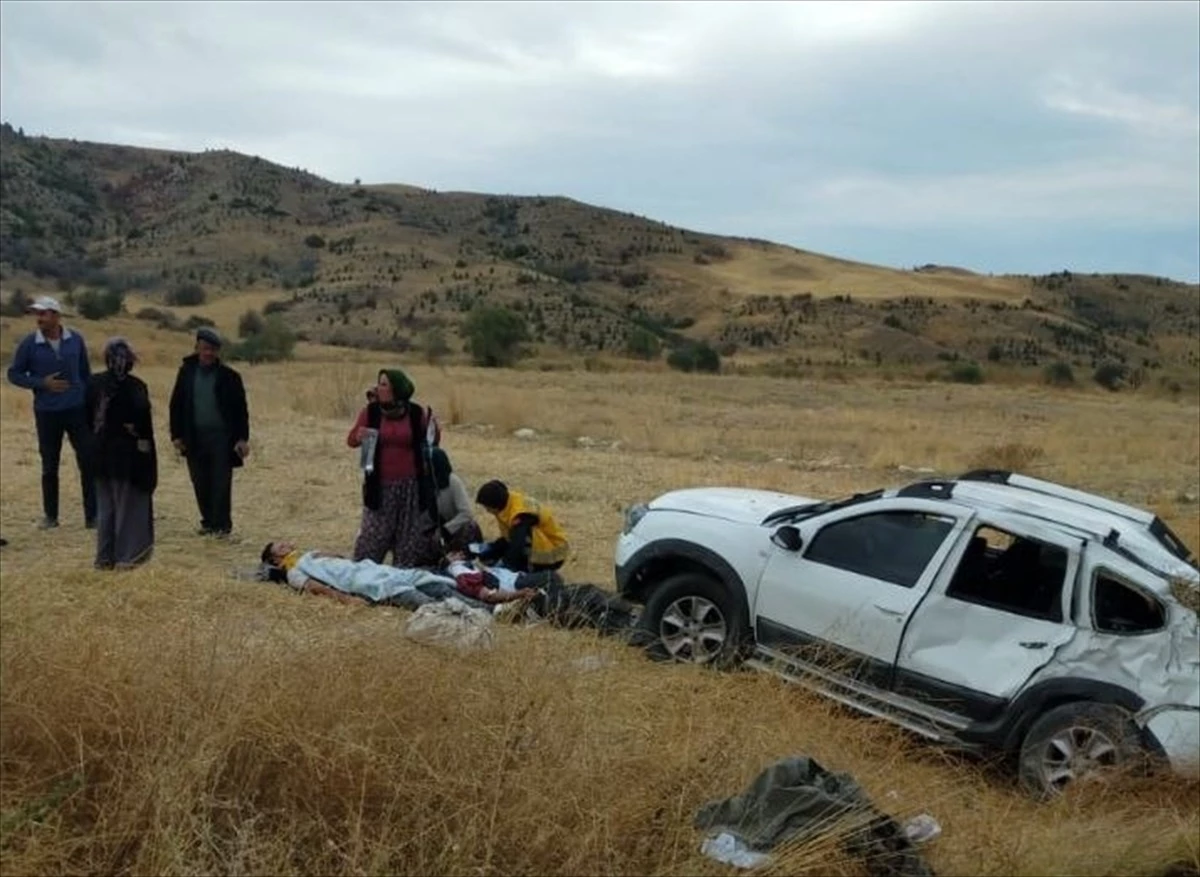 Burdur\'da domuza çarpan otomobil takla attı: 1 ölü, 4 yaralı