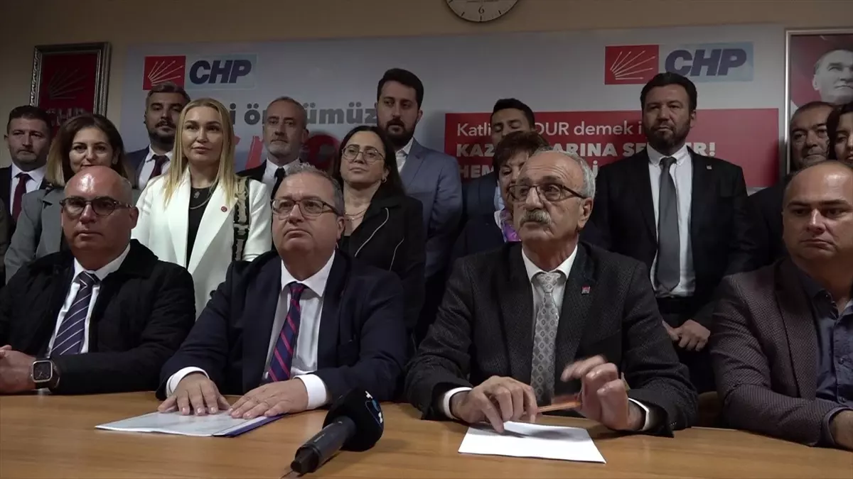 CHP Çanakkale İl Kongresi\'nde Levent Gürbüz il başkanlığına seçildi