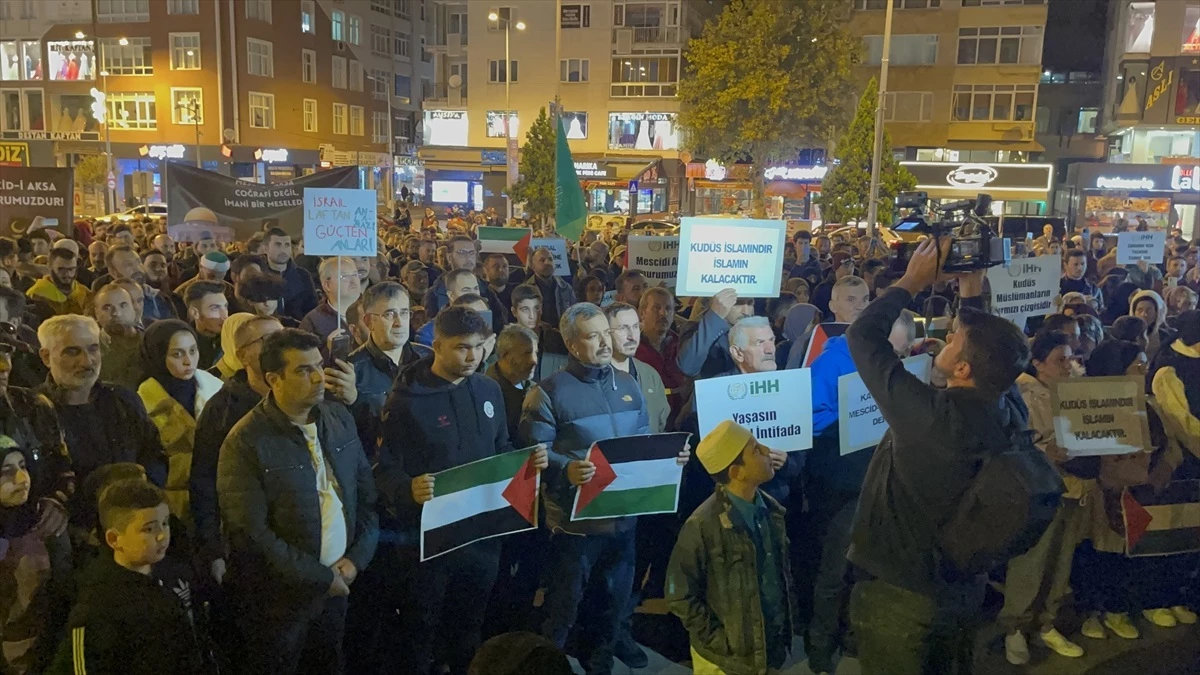 Çorlu ilçesinde İsrail\'in Gazze\'deki hastaneye saldırısı protesto edildi