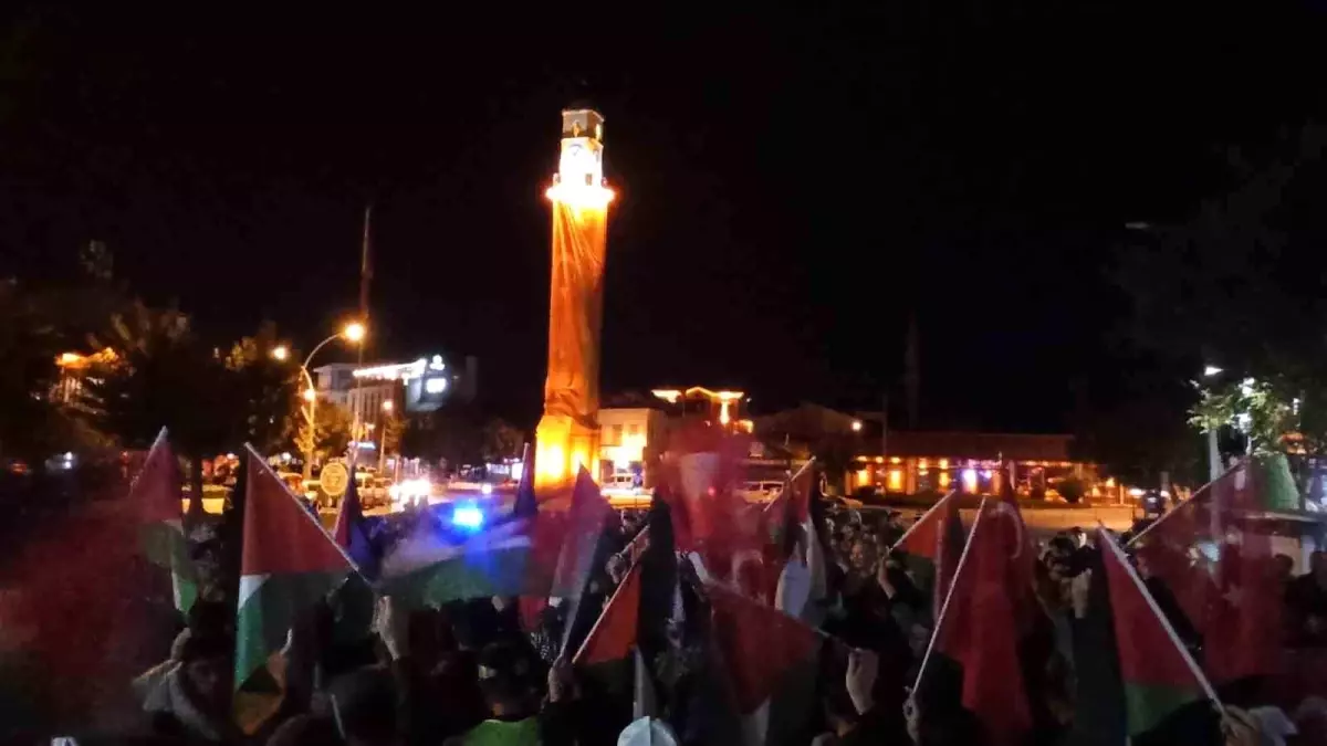 Çorum\'da İsrail saldırısını protesto eden vatandaşlar dualarla bir araya geldi