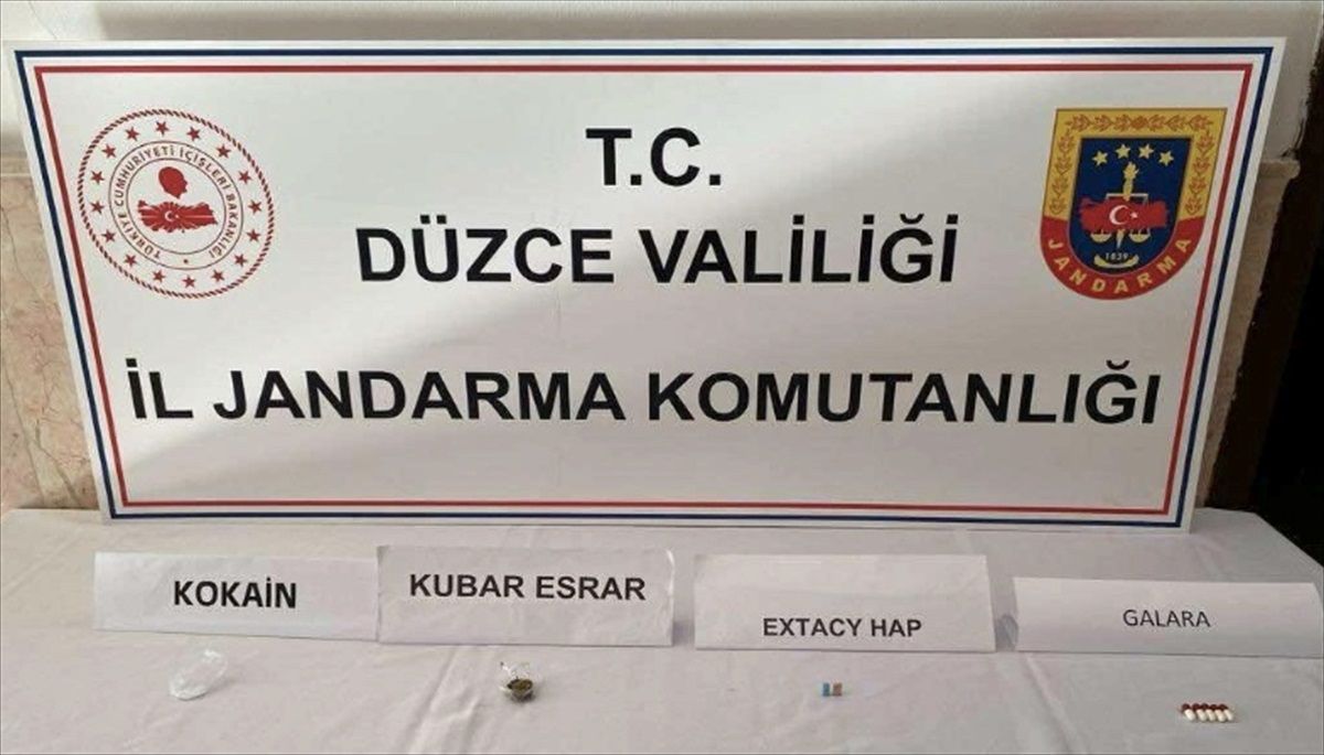 Düzce\'de Uyuşturucu Operasyonunda 30 Şüpheliden 1\'i Tutuklandı