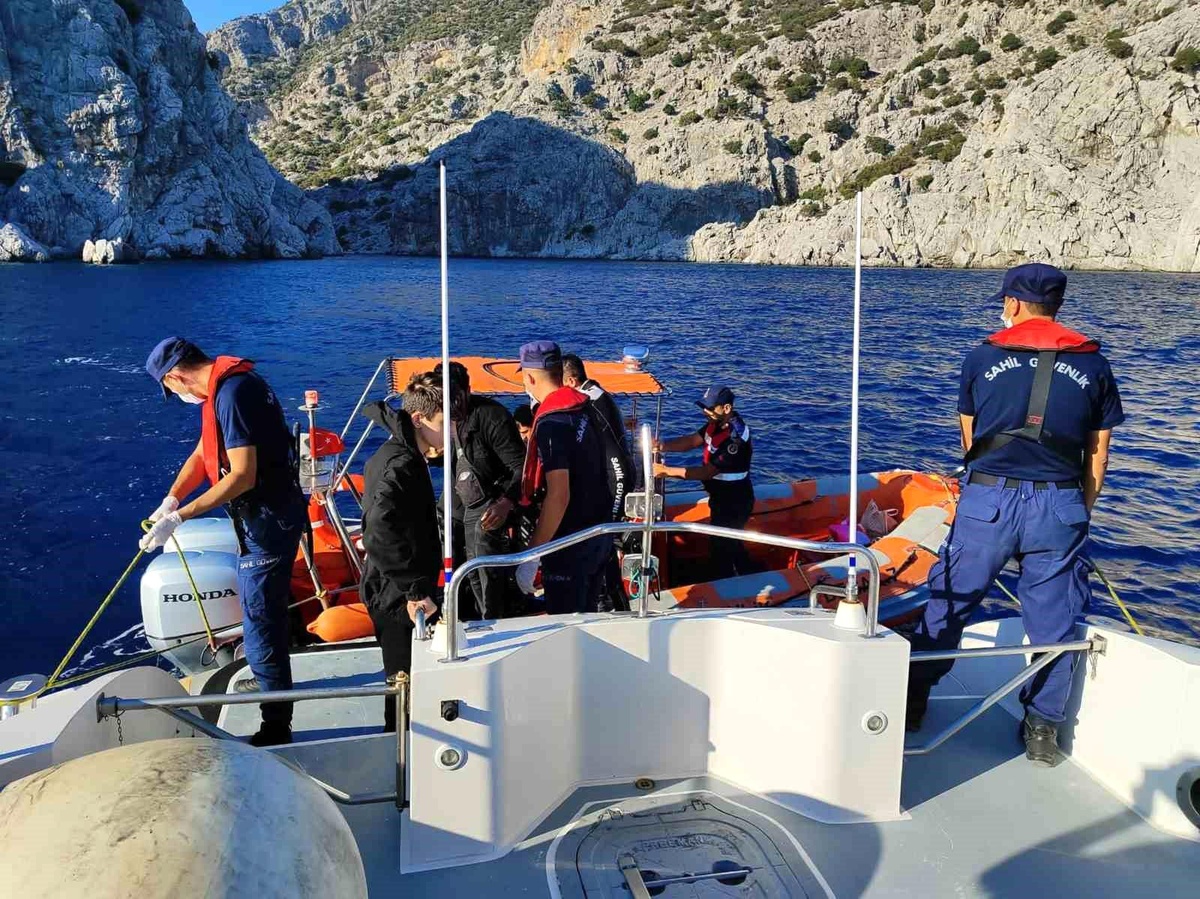 Muğla\'da Mahsur Kalan Düzensiz Göçmenler Kurtarıldı