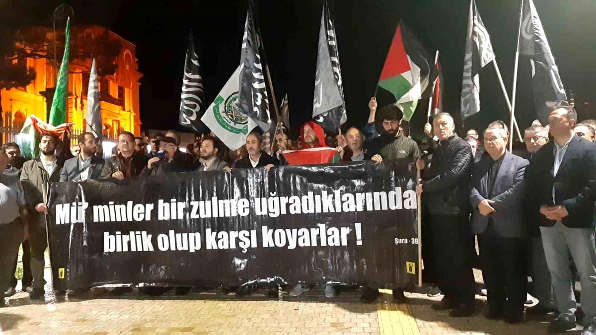Edirne\'de İsrail\'in Gazze\'ye yönelik saldırıları protesto edildi
