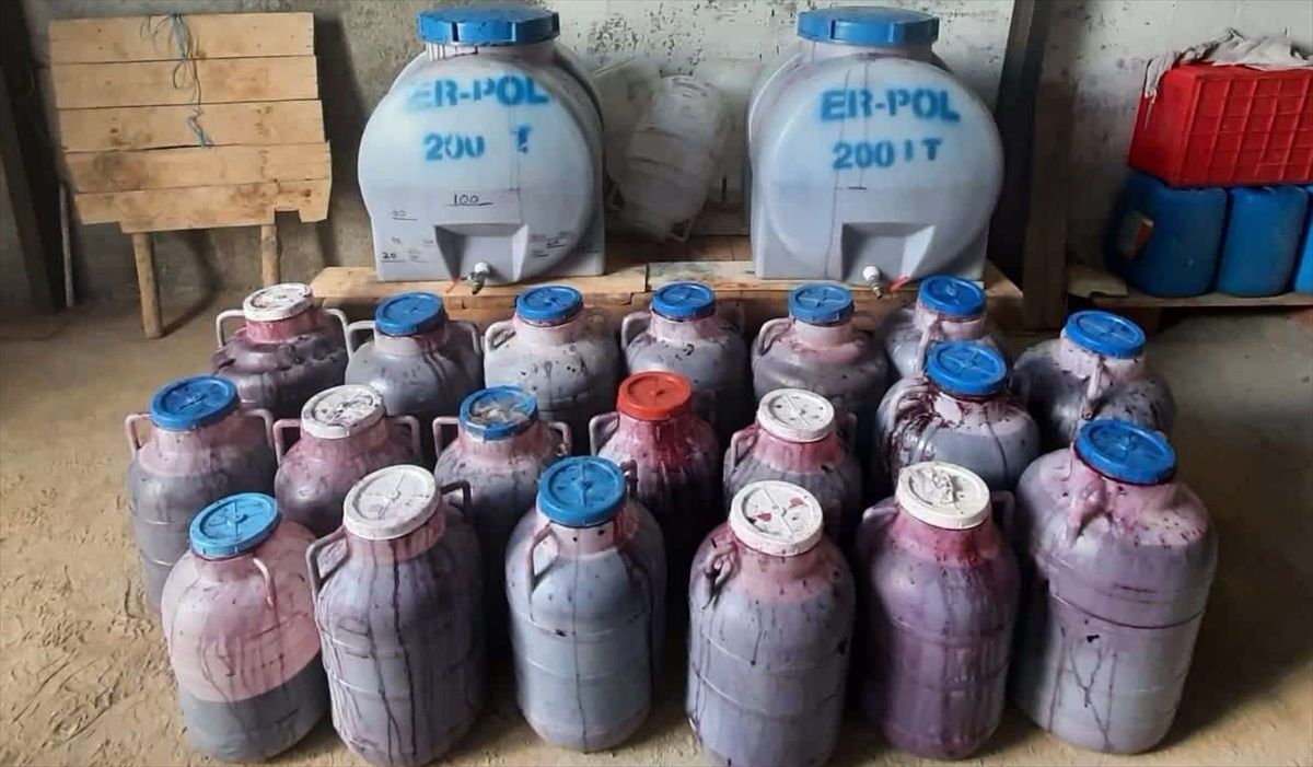 Elazığ\'da Kaçak İçki Operasyonunda 8 Şüpheli Gözaltına Alındı