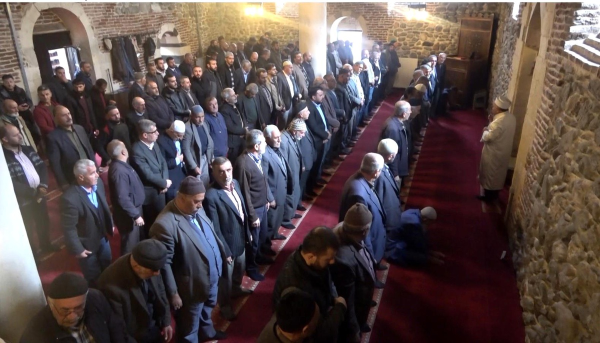 İsrail\'in Gazze\'deki hastaneyi bombalaması sonucu hayatını kaybedenler için Muş\'ta gıyabi cenaze namazı kılındı