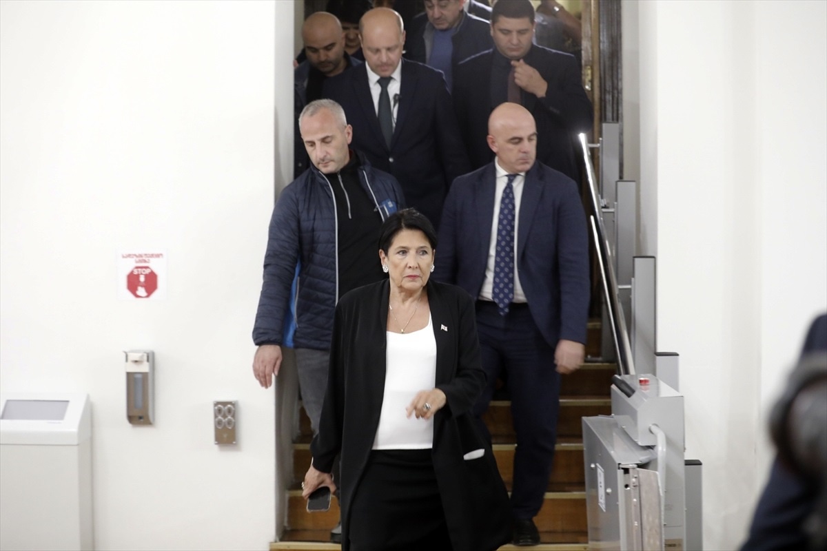 Gürcistan Cumhurbaşkanı Zurabişvili\'nin azil oylamasında çoğunluk sağlanamadı