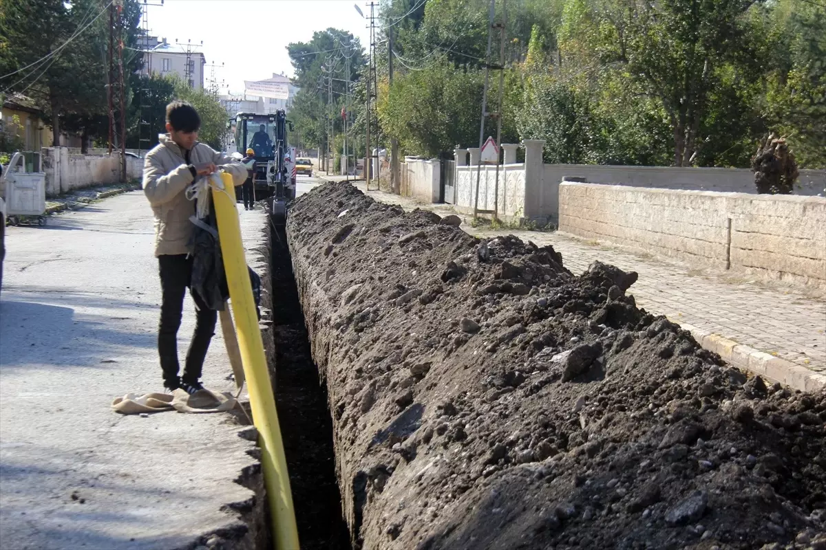 Sivas Hafik\'te Doğal Gaz Altyapı Çalışmaları Başladı