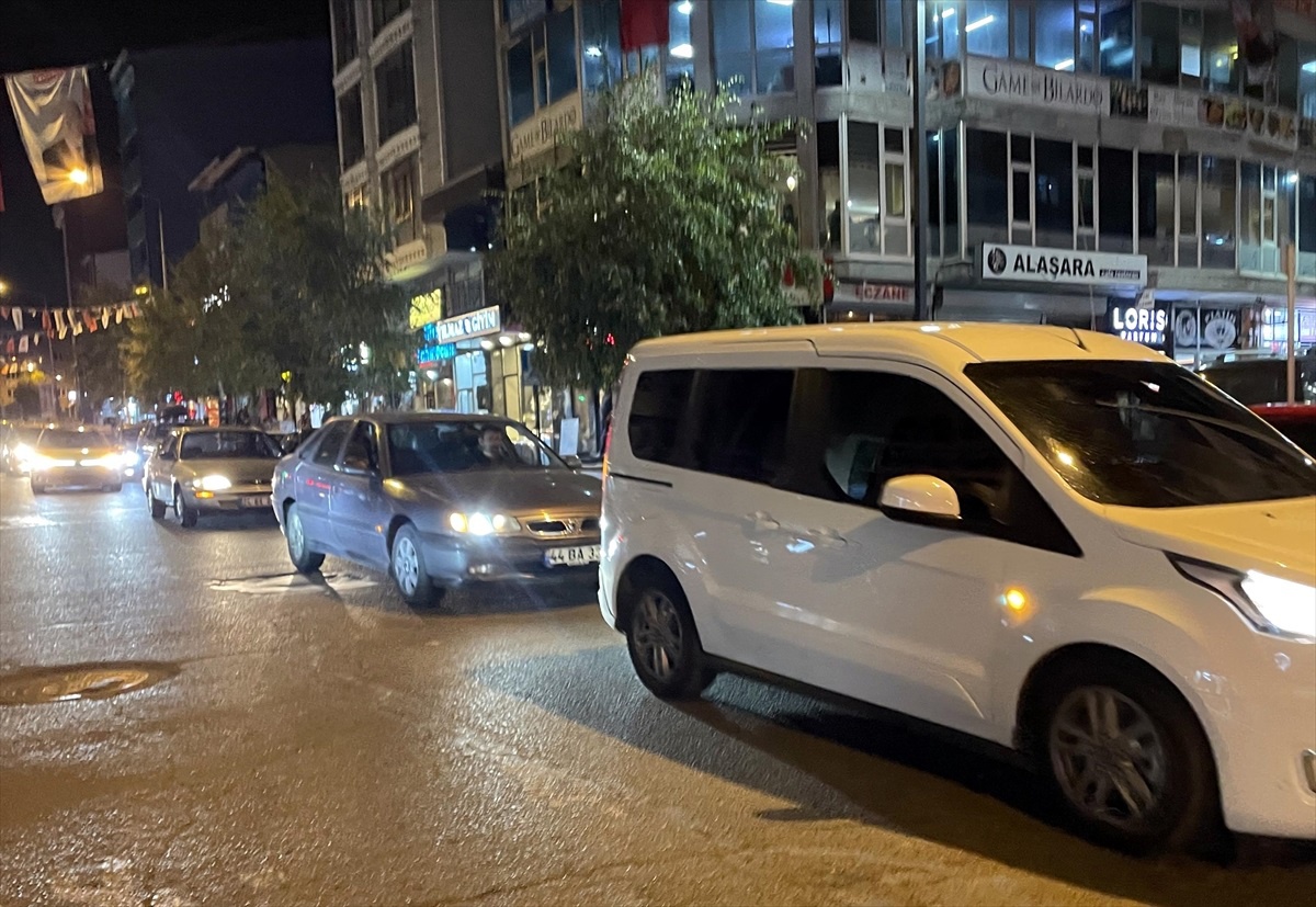 Ardahan\'da İsrail\'e tepki göstermek için konvoy düzenlendi
