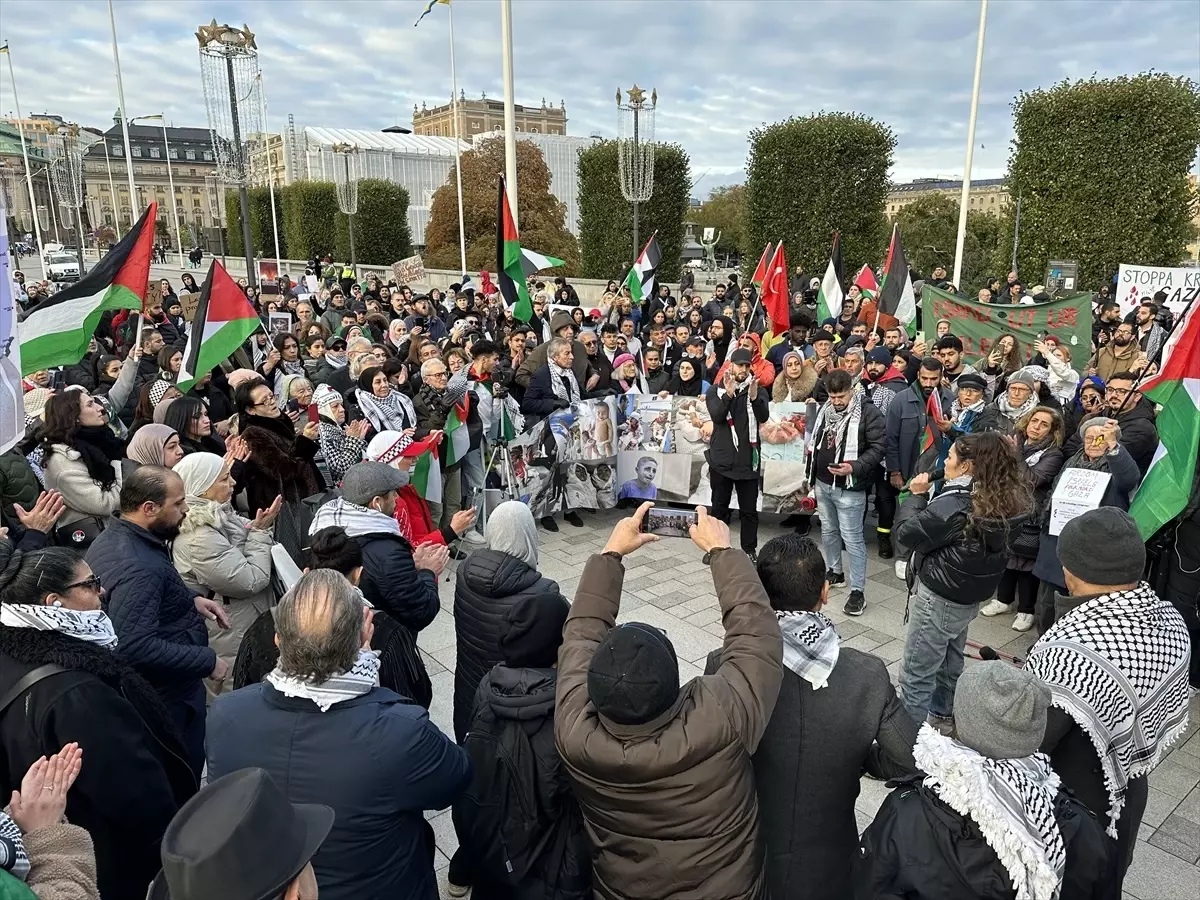 İsveç\'te İsrail\'in Gazze\'deki hastaneye saldırısını protesto