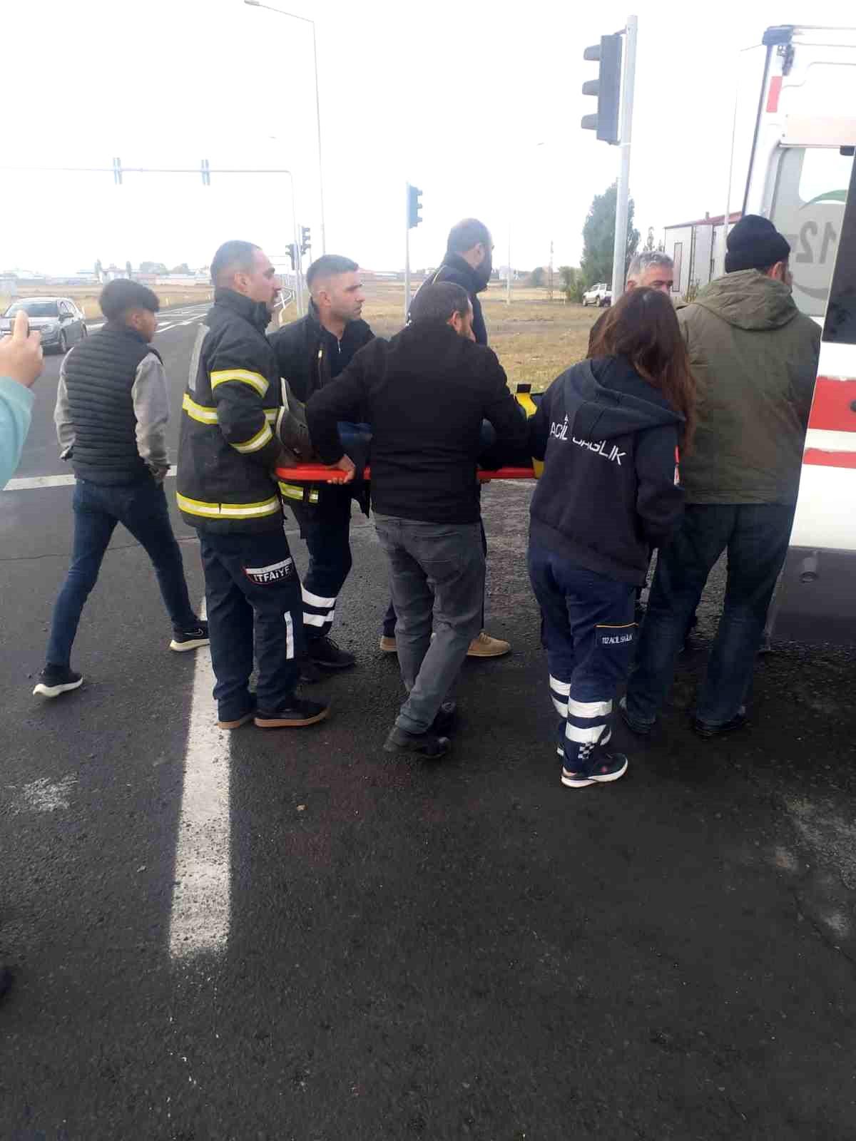 Kars\'ta trafik kazasında 7 kişi yaralandı