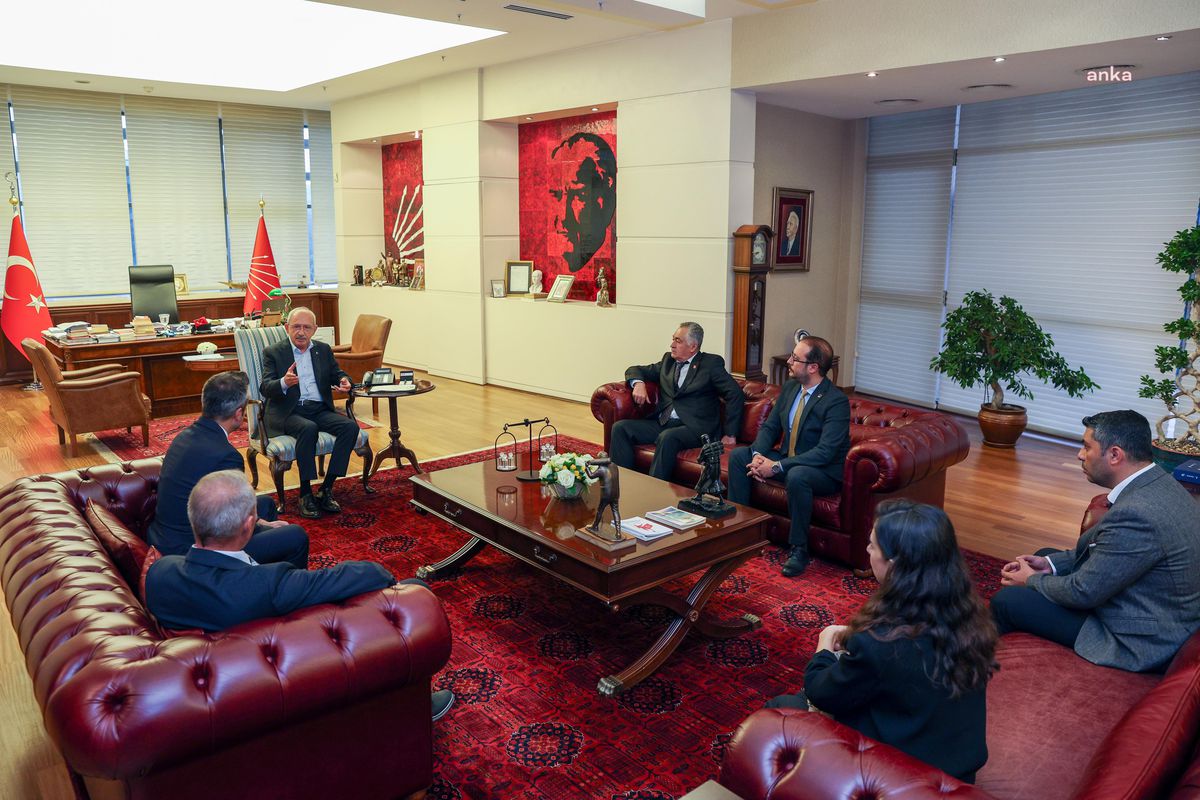 Kemal Kılıçdaroğlu, Afyonkarahisar İl Başkanı Faruk Duha Erhan ile Bir Araya Geldi