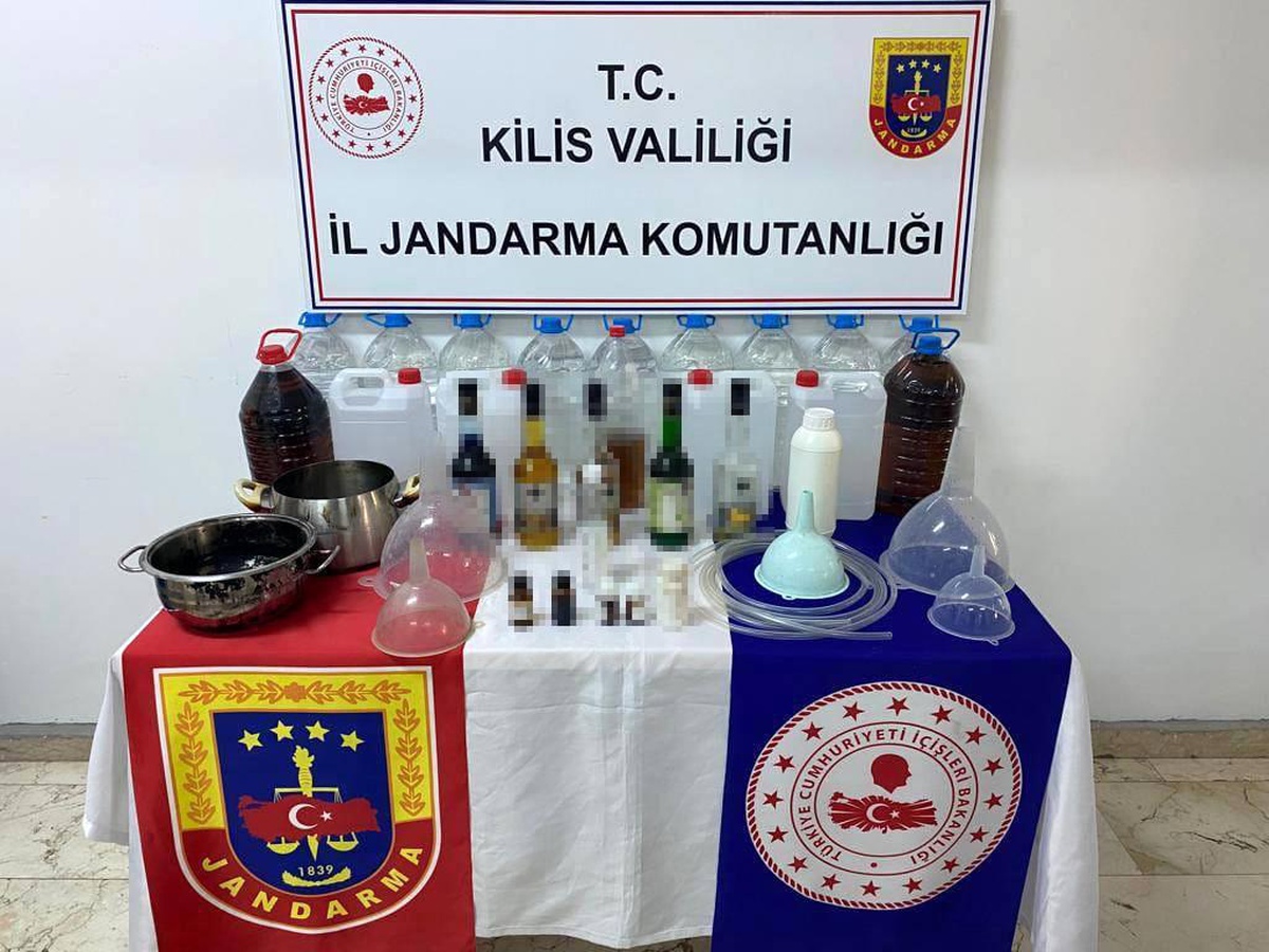 Kilis\'te 105 litre kaçak içki ele geçirildi