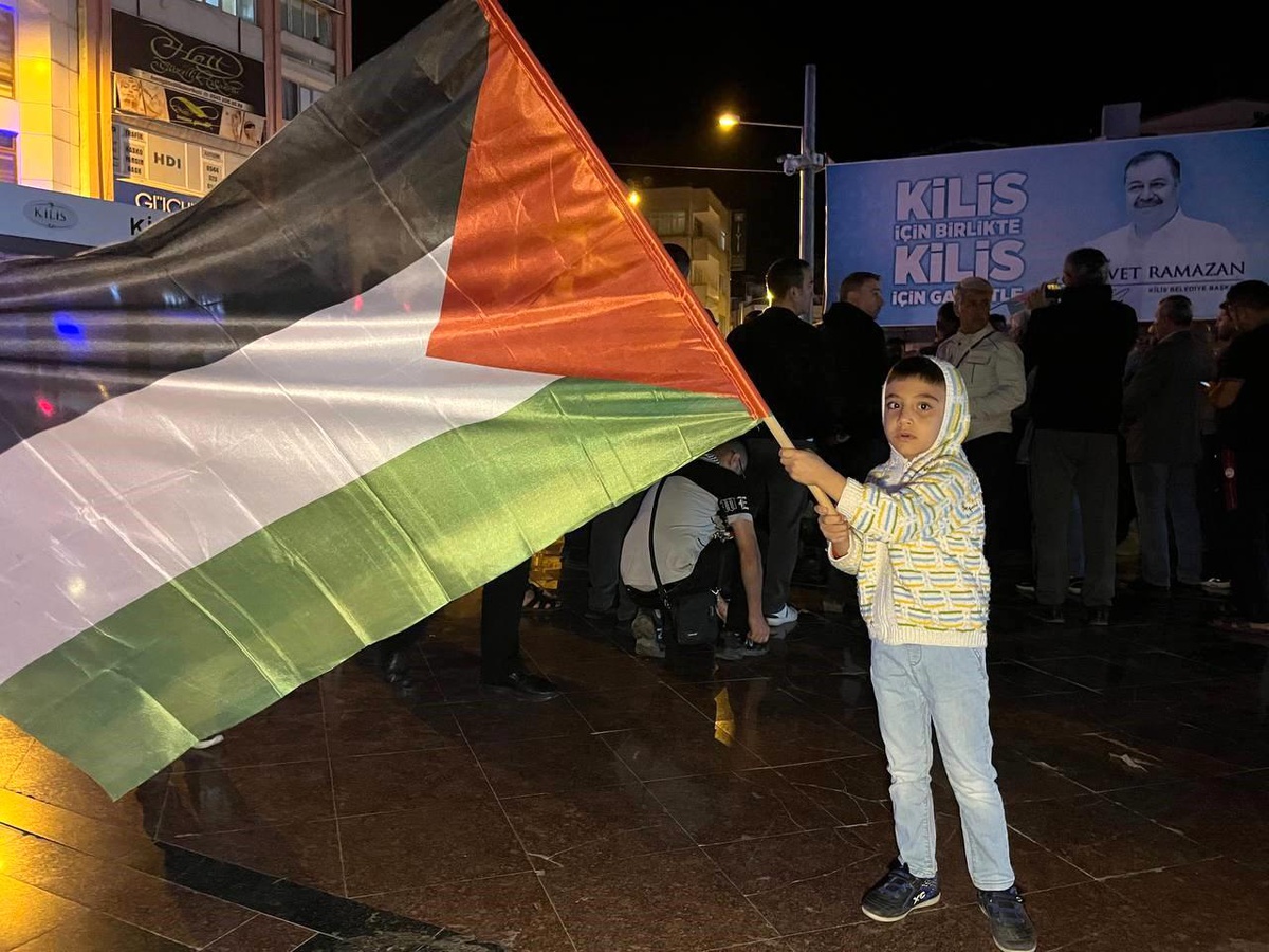 Kilis\'te İsrail\'e tepki gösteren vatandaşlar sokaklara indi
