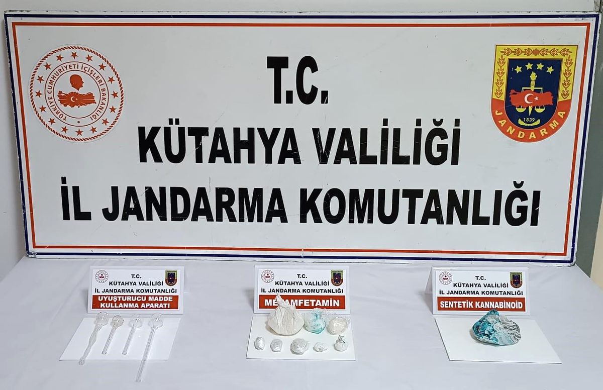 Kütahya\'da Durdurulan Tırda Uyuşturucu Ele Geçirildi, 2 Şüpheli Tutuklandı