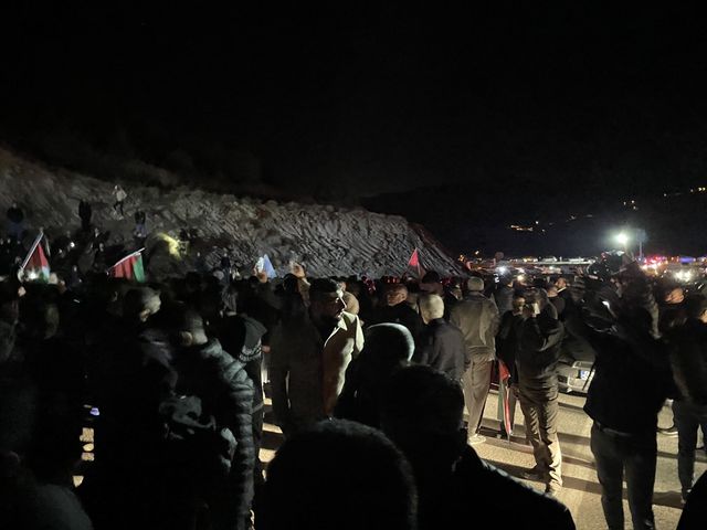 Malatya'da İsrail protestosu sırasında bir grup Kürecik Radar Üssü'ne gitmek istedi Malatya'da İsrail protestosu sırasında bir grup Kürecik Radar Üssü'ne gitmek istedi