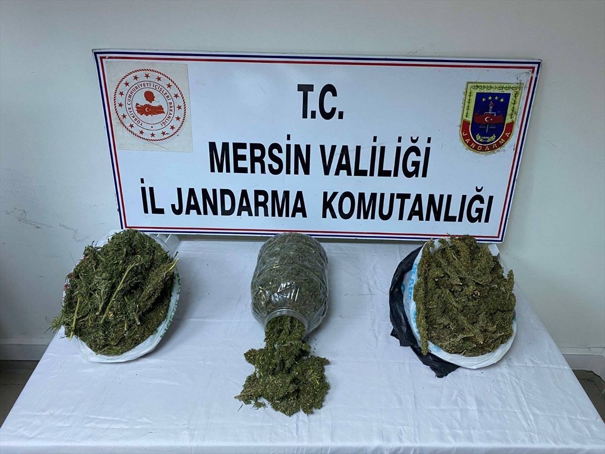 Mersin\'de 11 Kilo Esrar ve 682 Uyuşturucu Hap Ele Geçirildi