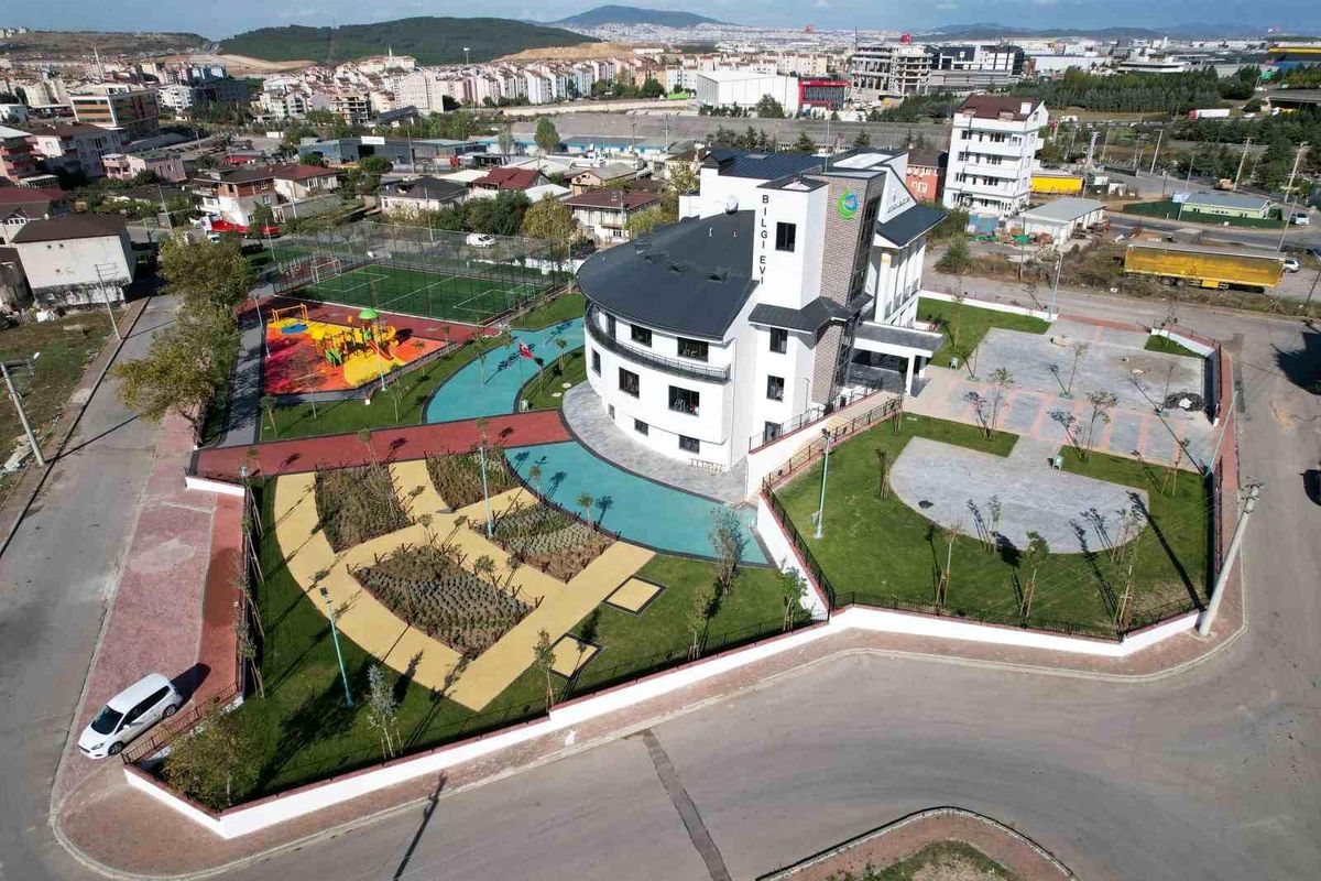Çayırova Belediyesi Şekerpınar Bilgi Evi\'ni Açılışa Hazır Hale Getirdi