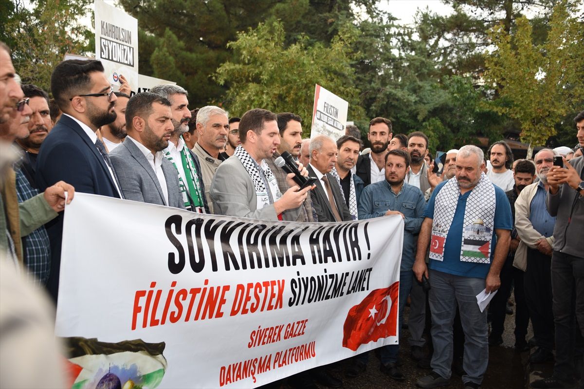 Şanlıurfa\'da İsrail\'in Filistin saldırılarına tepki yürüyüşü düzenlendi