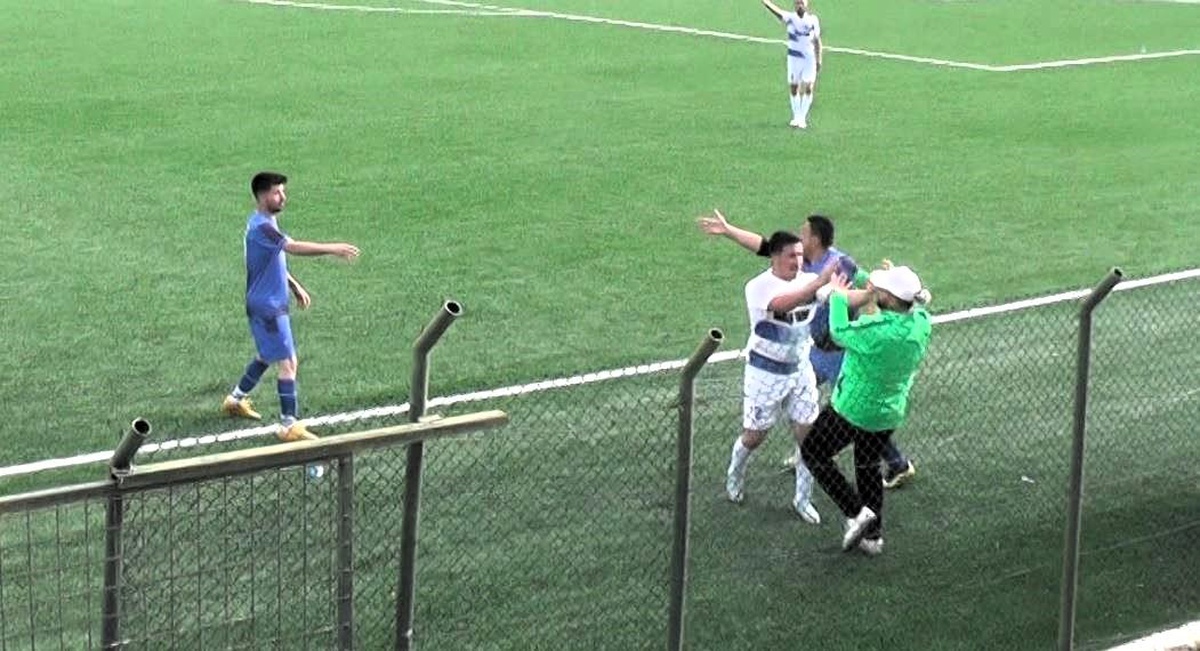 Denizli 1. Amatör Ligi\'nde Yeni Güneyspor-MY Kocaçınarspor Maçında Saha Olayları