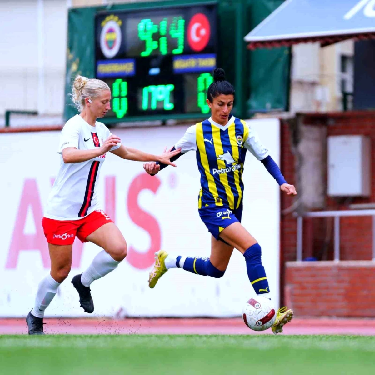 Fenerbahçe Petrol Ofisi, Ankara Büyükşehir Belediyesi Fomget G.S.K\'ya 1-0 mağlup oldu