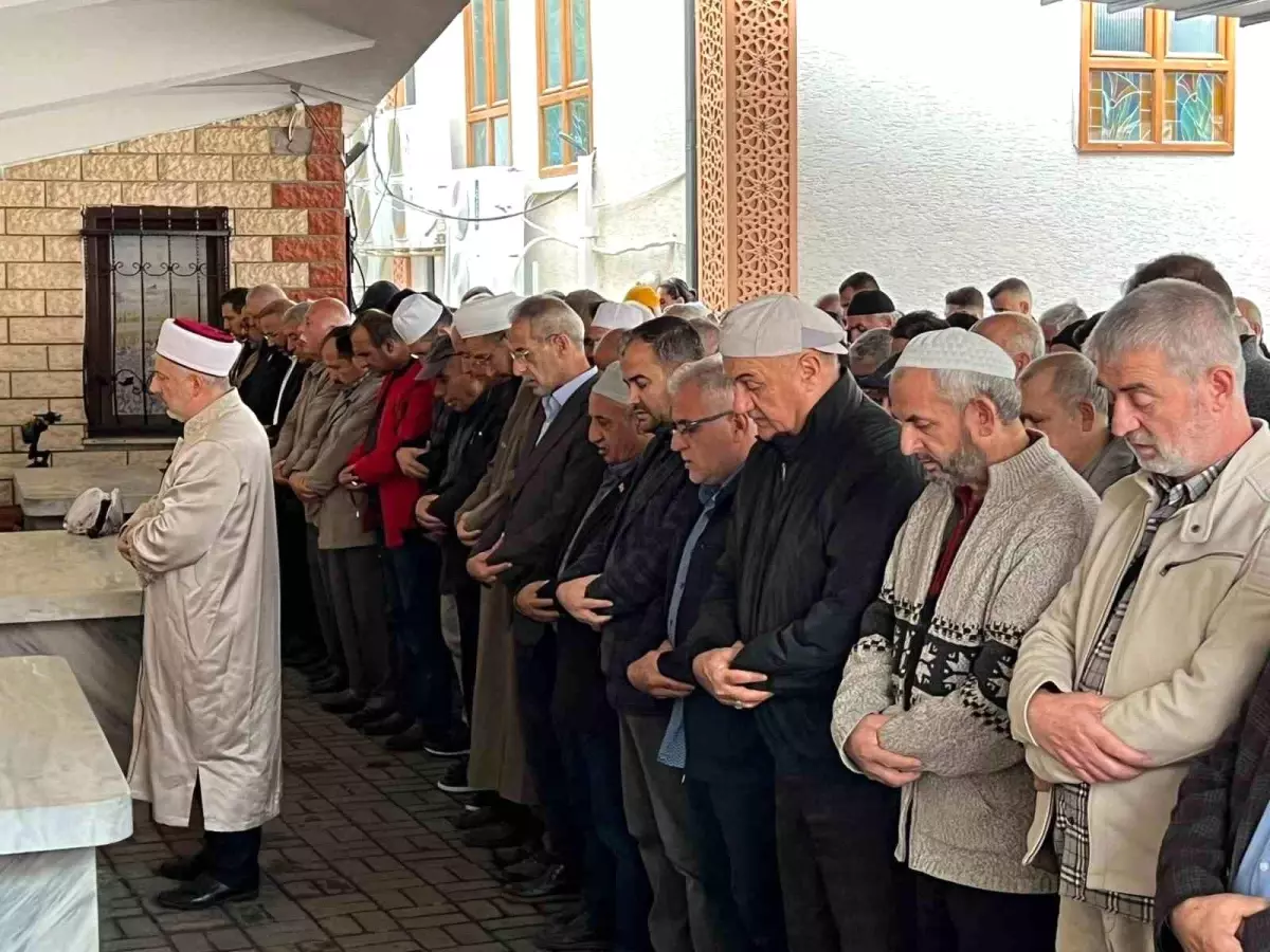 Yalova\'da İsrail\'in Gazze saldırılarında ölenler için gıyabi cenaze namazı kılındı