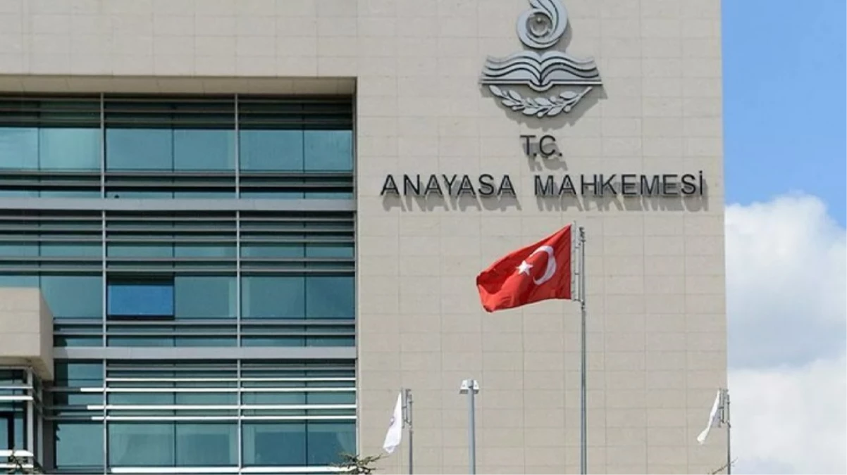 Anayasa Mahkemesi, 3 siyasi partiyi kapattı