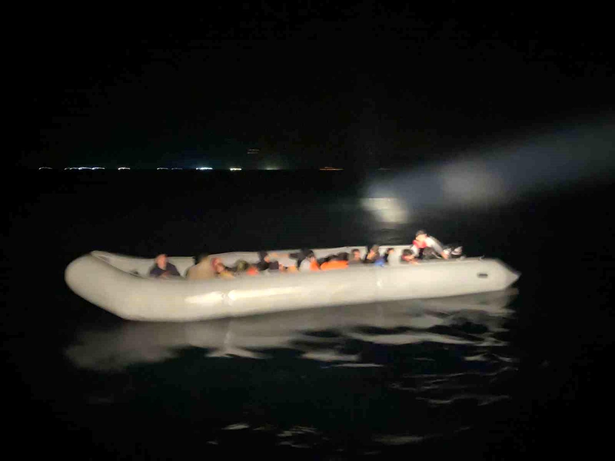 Aydın\'da 34 düzensiz göçmen yakalandı, Kuşadası\'nda ise 31 düzensiz göçmen kurtarıldı