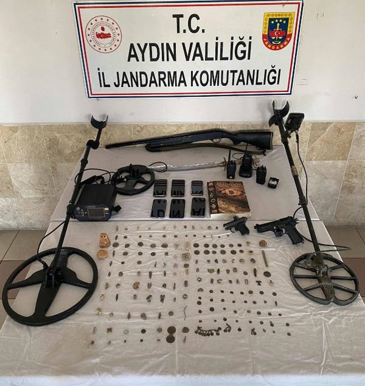 Aydın\'da Tarihi Eser Kaçakçılığı Operasyonu: 6 Şüpheli Gözaltına Alındı