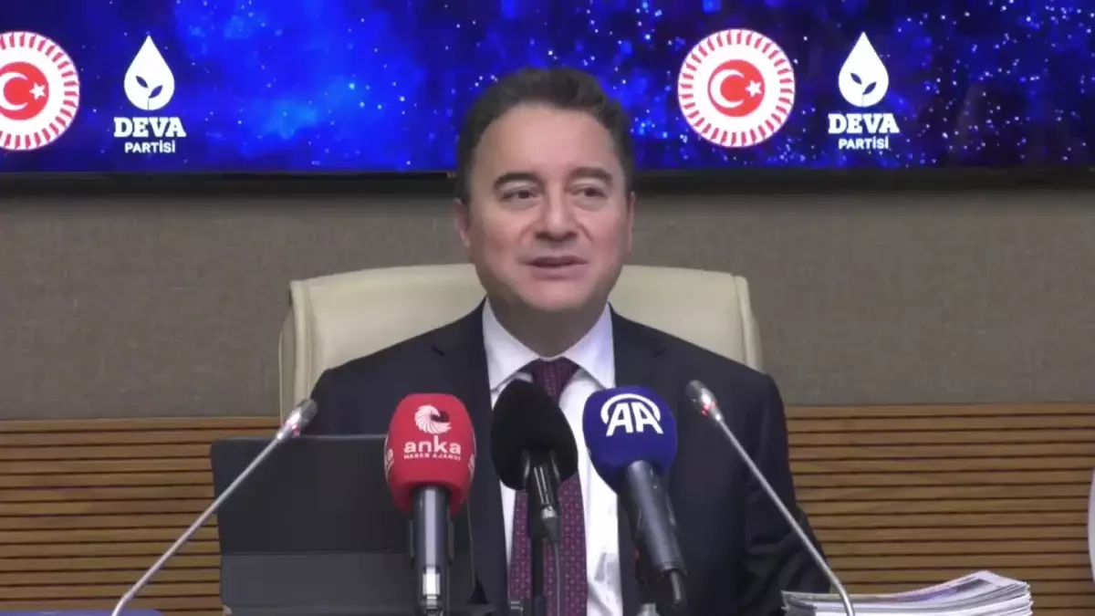Babacan\'dan \'12. Kalkınma Planı\' Yorumu: "Vatandaşa 3 Aylık Bir Perspektif Bile Sunamayan Yönetimin 2053 Yılına İlişkin Vizyon ve Hedef Koyması...