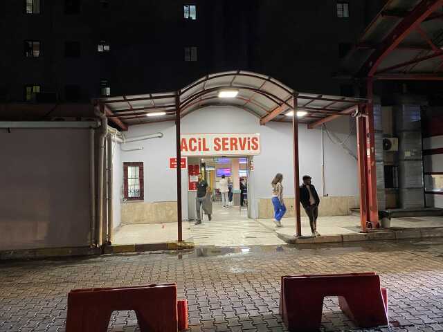 Babasının tartıştığı kişilere saldıran genç avcı bıçağıyla dehşet saçtı: 1 ölü, 1 yaralı