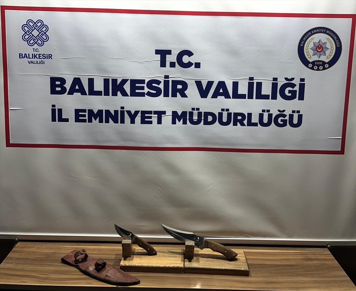 Bandırma\'da Park Halindeki Araçlardan Hırsızlık Yapan Zanlı Yakalandı