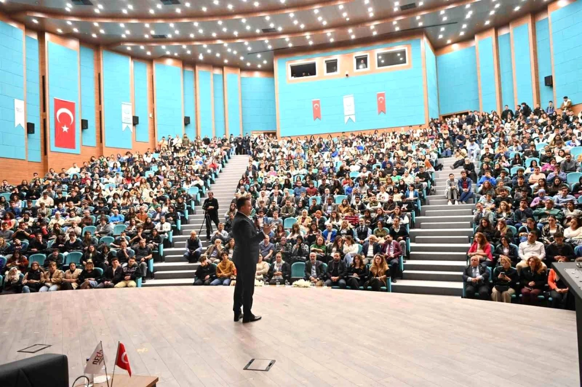Balıkesir Büyükşehir Belediyesi ve Balıkesir Üniversitesi İşbirliğiyle Girişimcilik Zirvesi Düzenlendi