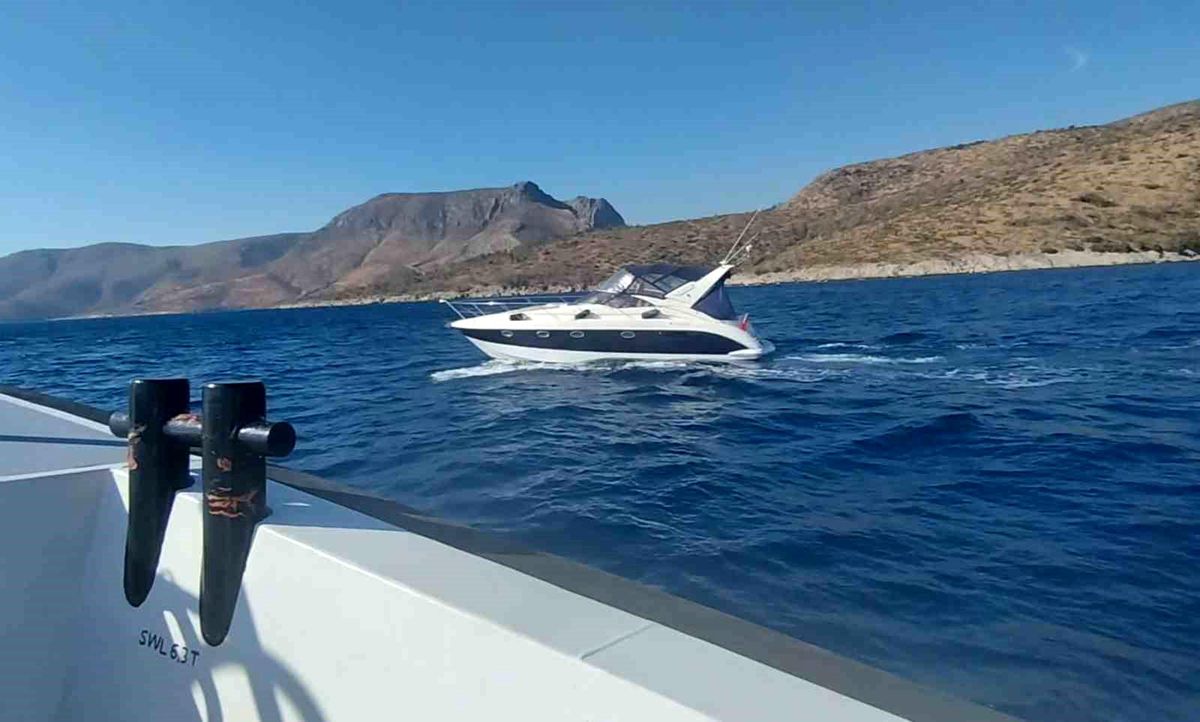Muğla\'da 42 düzensiz göçmen kurtarıldı, 29 düzensiz göçmen yakalandı