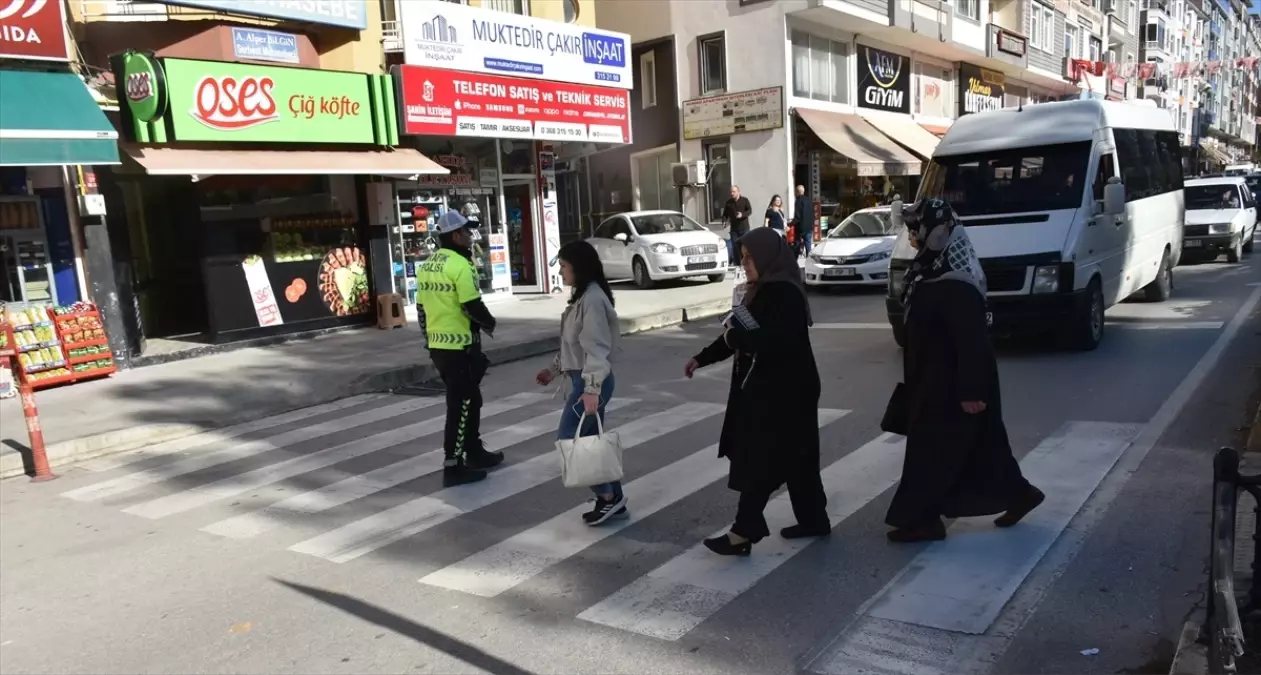 Sinop\'ta Yaya Önceliği Kırmızı Çizgimiz Uygulaması Gerçekleştirildi