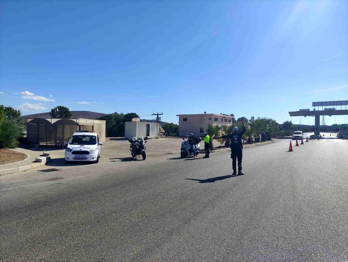 Çeşme İlçe Emniyet Müdürlüğü Motosiklet Denetimlerini Arttırdı