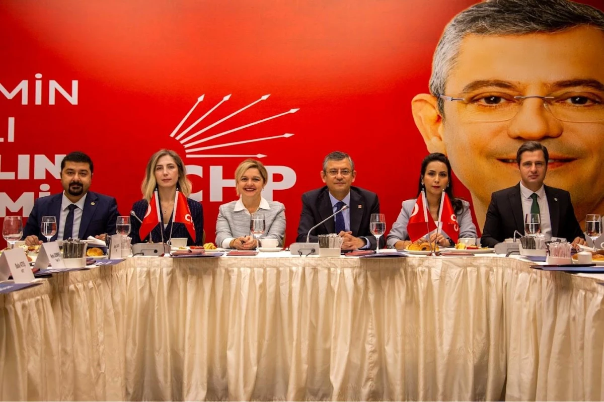 CHP Genel Başkan adayı Özel: "Milletvekili grubunda yüzde 55\'e 45 biz öndeyiz"