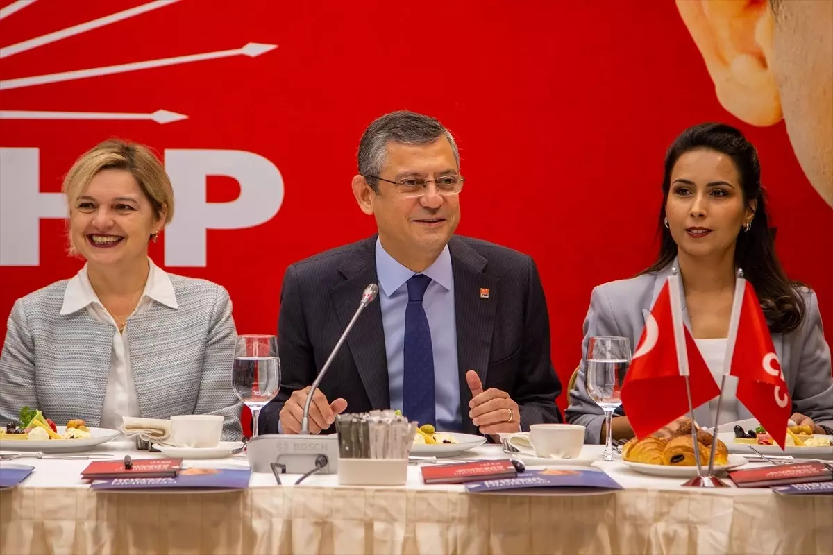CHP Genel Başkanlığına adaylığını açıklayan Özel, basın toplantısında konuştu Açıklaması