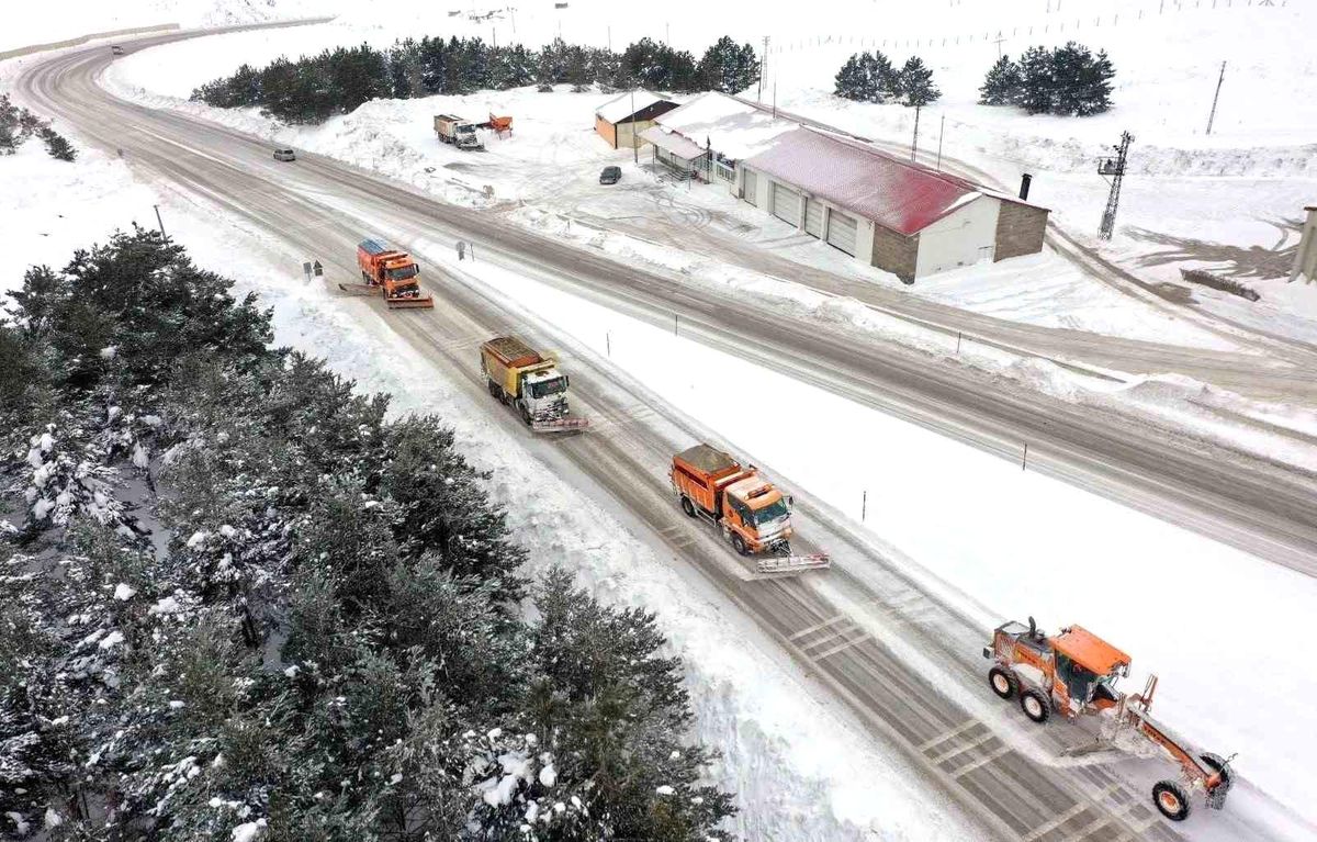 Erzincan\'da Karayolları Ekipleri Kışa Hazır
