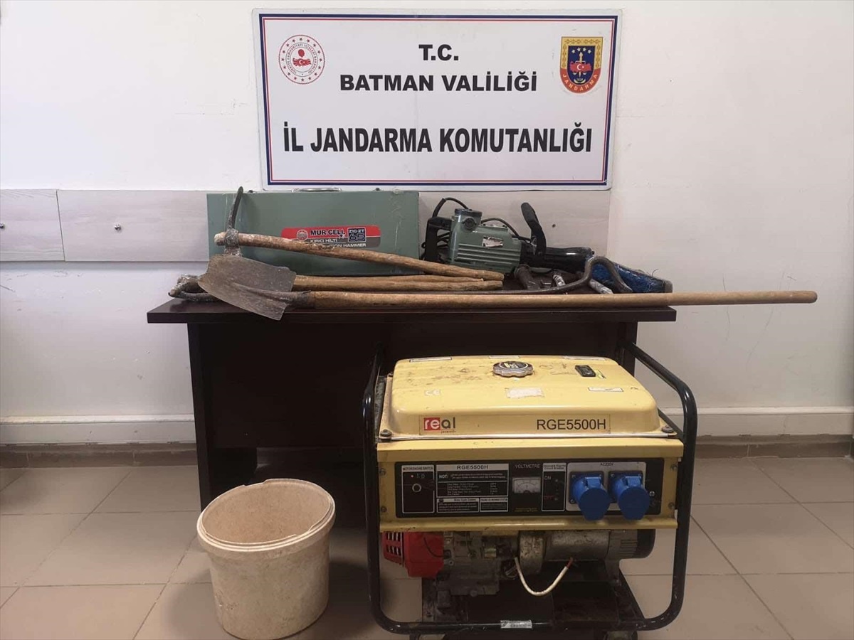 Hasankeyf\'te Kaçak Kazı Yapan 3 Şüpheli Gözaltına Alındı