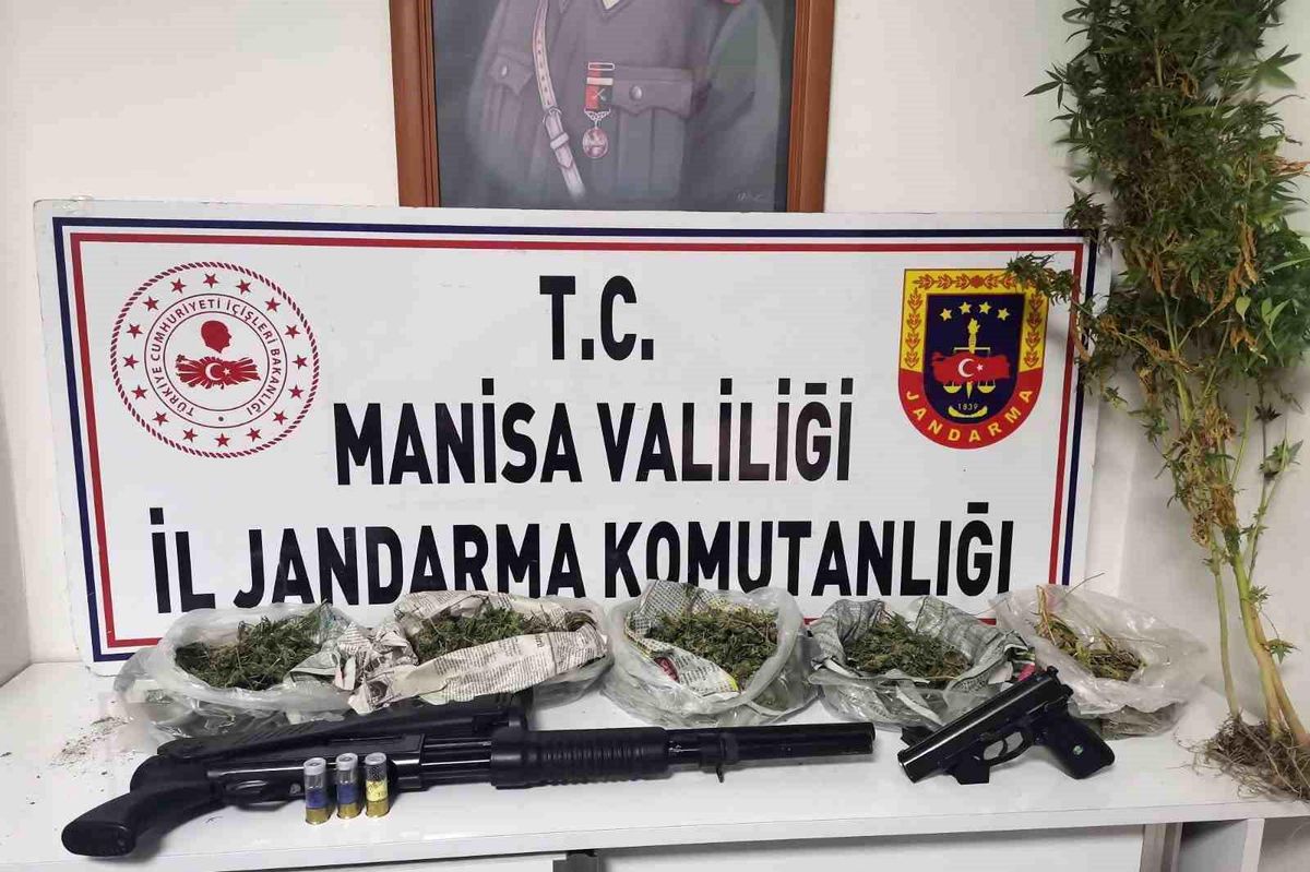 Salihli\'de Uyuşturucu Operasyonu: 380 Gram Esrar ve 3 Kök Kenevir Ele Geçirildi