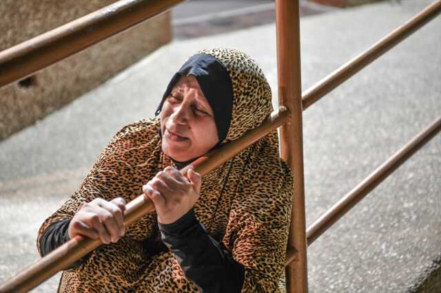 İsrail'in Gazze'ye yönelik saldırılarında oğlunu kaybeden Filistinli bir anne İsrail'in Gazze'ye yönelik saldırılarında oğlunu kaybeden Filistinli bir anne