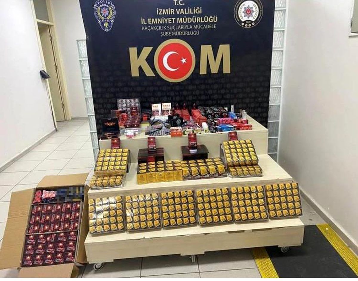 İzmir\'de Kaçakçılık Operasyonunda 35 Şüpheli Gözaltına Alındı