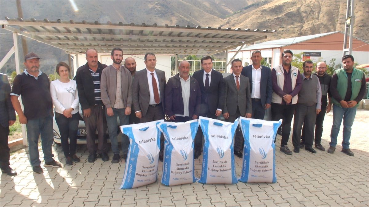 Keban\'da Çiftçilere Hibeli Buğday Tohumu Dağıtıldı